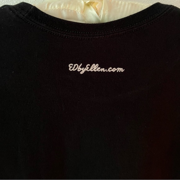 {ED Ellen Degeneres} The Wildlife Fund Gorilla Tee - Picture 7 of 8